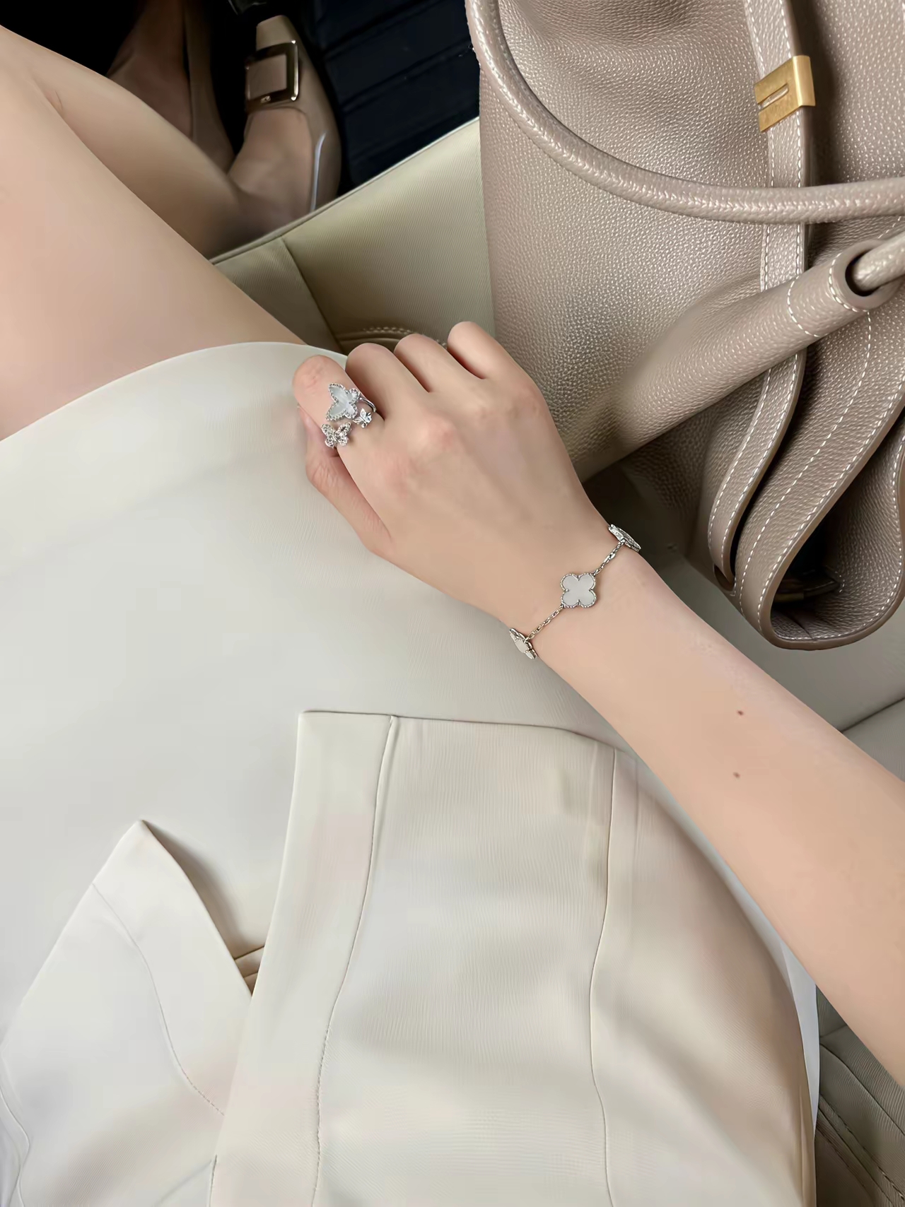 c198f35fae09fd115ab0cc605a47aa1b.jpg